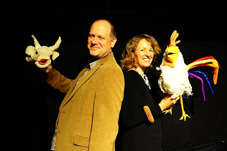 Sven Mathiasen und Barbara Winzer teilen sich erfolgreich die Leitung des Figurentheaters Wettingen. Foto: ca