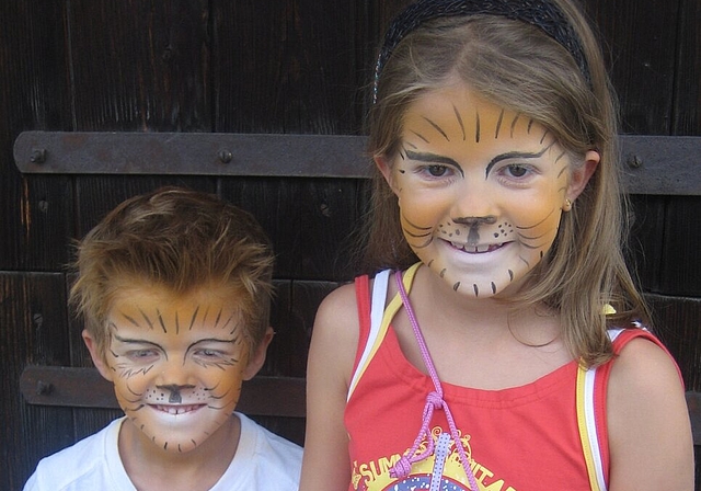 Der Elternverein wird am Dorffest, wie letztes Jahr, wieder Kindergesichter schminken. Foto: zVg
