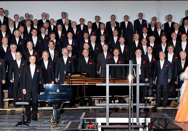 Ehrendirigent Herbert Bucher verabschiedete sich mit einem beeindruckenden Konzert. Foto: MALO Fotodesign