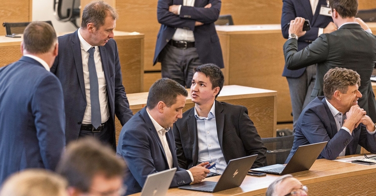 Tim Voser (4.v.l.), hier im Grossen Rat. 7.1.2025/Sandra Ardizzone