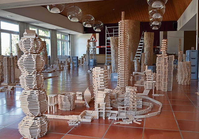 Tausende Holzklötzchen sind für Türme verwendet worden. Irene Hung-König