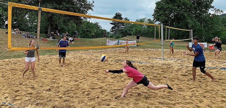32 Profi- und Plausch-Teams traten gegeneinander an. Sibylle Egloff