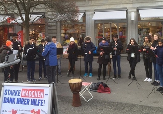 Die Neuenhofer Schüler musizierten für einen guten Zweck. Foto: zVg