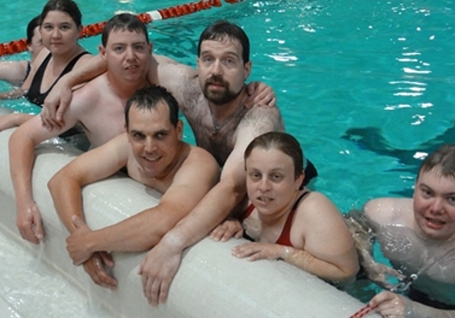 Die Behindertensportgruppe BSG Wettingen siegte in Kloten und wurde dafür in Wettingen geehrt. Foto: Rolf Nyfeler
