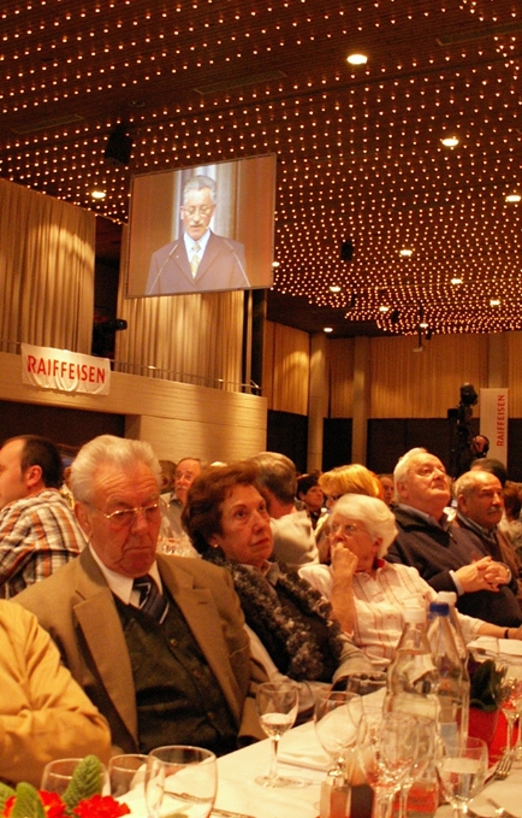 Verwaltungsratspräsident Roger Meier spricht zu über 1000 Genossenschafterinnen und Genossenschaftern. Foto: ska