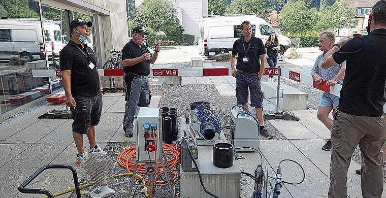 Strom und Wasser: Das ist keine Baustelle, sondern Anschauungsmaterial am Erlebnistag. (Bild: Dieter Minder)