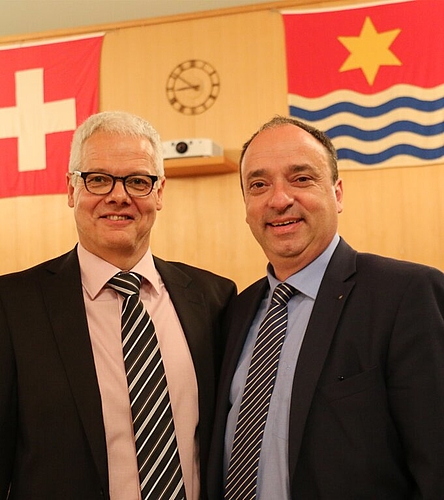 In CVP-Hand: Paul Koller (l.), höchster Wettinger, und Markus Dieth, höchster Aargauer.