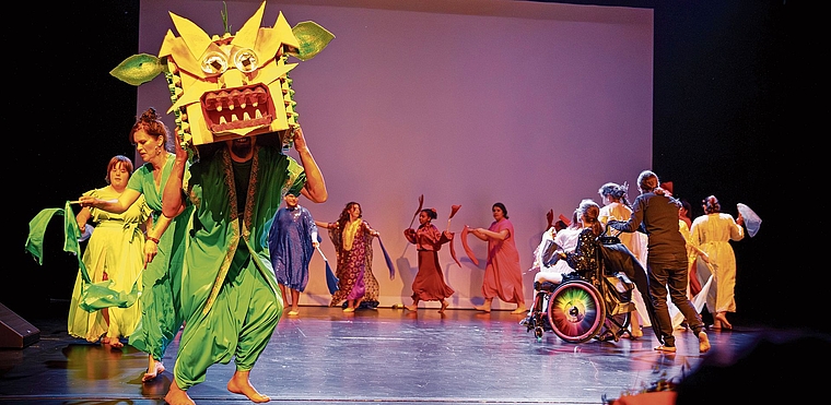 An der Preisfeier im Kurtheater zeigen die Kinder der HPS ihren Drachentanz. zVg