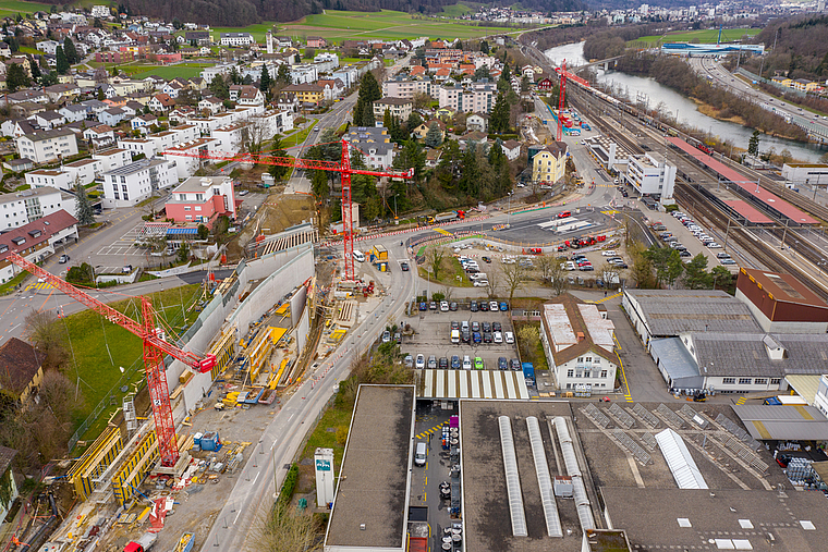 So sah die Baustelle um den Bahnhof Killwangen-Spreitenbach im März aus. Der Bahnhof ist die Endstation der Limmattalbahn. Limmattalbahn AG