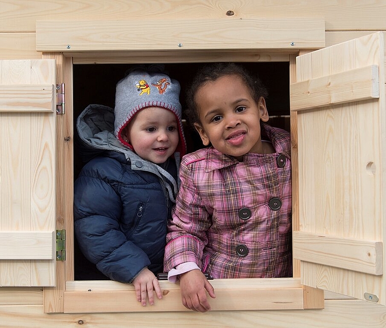 Einweihung Spielplatz Chinderschlössli Wettingen. Der Spielplatz wurde durch den Lions Club gesponsert. Foto: Alex Spichale