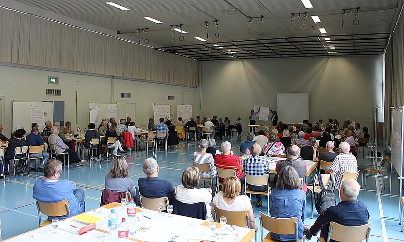 110 Personen nahmen am Workshop teil. Total hat die Gemeinde 2500 Einladungen verschickt. Rahel Bühler
