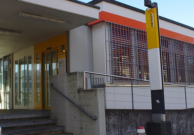 Morgen hat die Postfiliale <em>an der Seminarstrasse 114 zum letzten Mal geöffnet. Fortan gibt es nur noch einen Container für Geschäftskunden. Was mit der Liegenschaft geschieht, ist noch offen.</em><em> Rahel Bühler</em>
