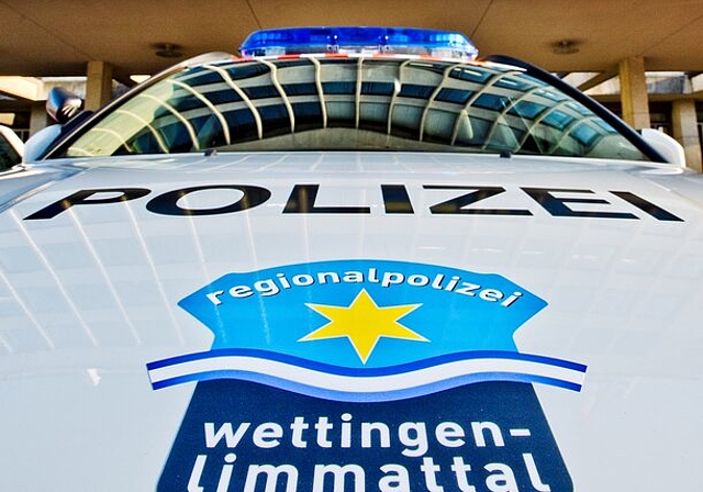Regionalpolizei Wettingen-Limmattal kommt an die Landstrasse 89.Foto: ef