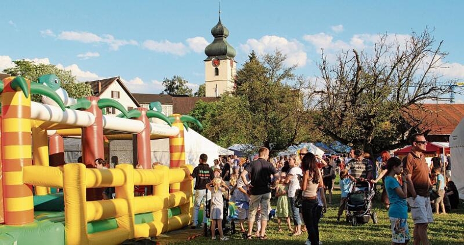 Das letzte Dorffest in Würenlos fand im Jahr 2012 statt. Nach zehn Jahren ist es jetzt wieder so weit. Im August wird in Würenlos gefeiert. Archiv