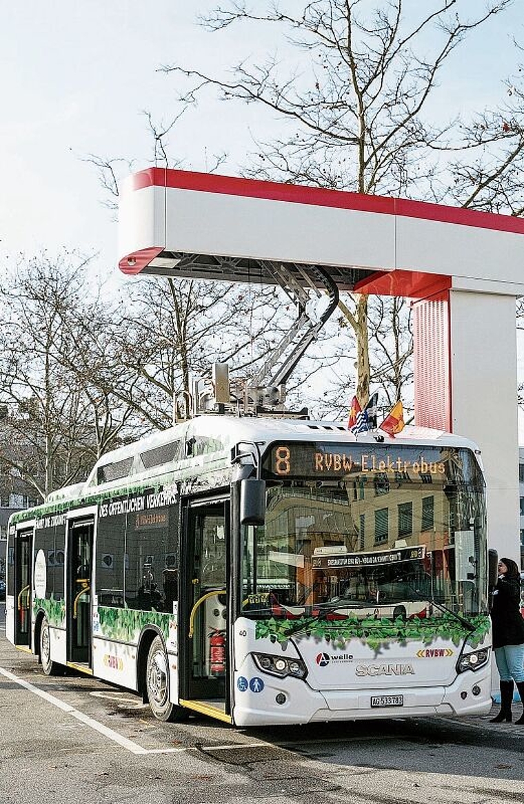 Der Elektrobus der Regionalen Verkehrsbetriebe Baden-Wettingen ist seit knapp einem Jahr im Einsatz. Der RVBW-Direktor ist zufrieden damit. Sandra Ardizzone/Archiv
