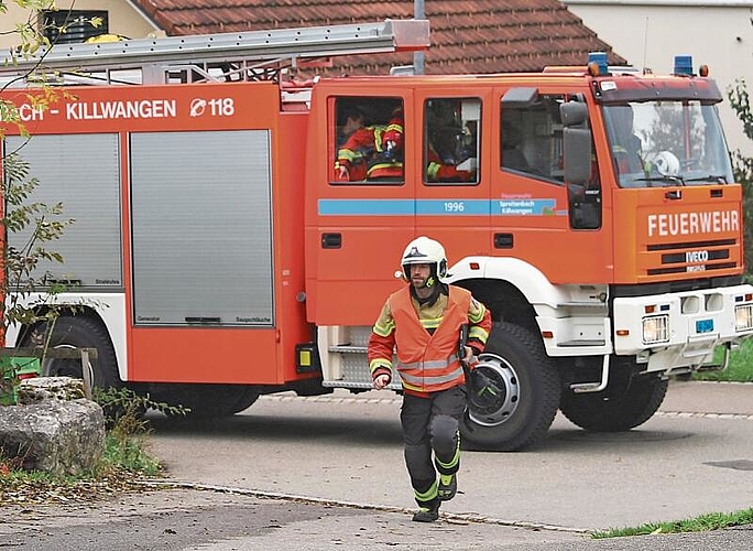 Der Einsatzleiter Stefan Hirzel erscheint als Erster am Brandplatz Wilerhof.Gaby Kost