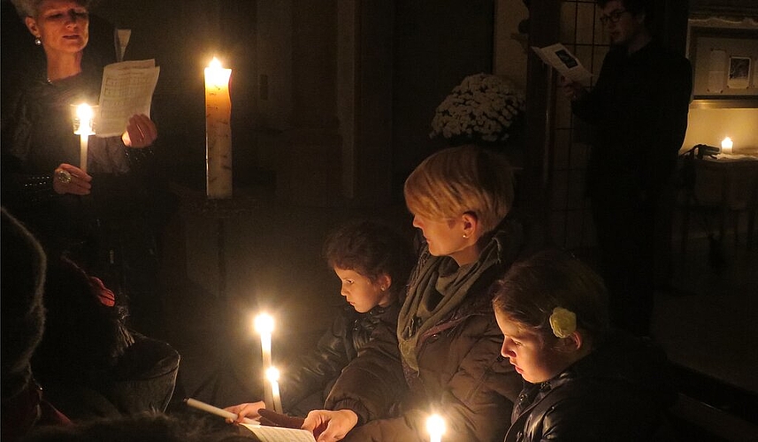 Adventsstimmung mit Kerzen in der Kirche St.Sebastian.Fotos: zVg Adventsstimmung mit Kerzen in der Kirche St.Sebastian.Fotos: zVg
