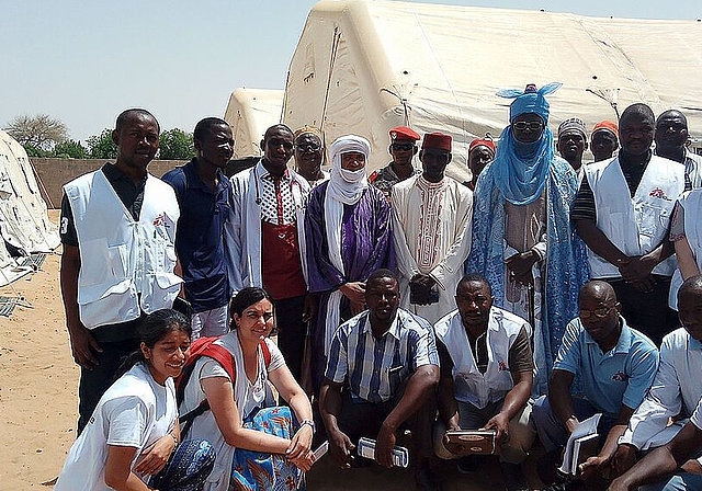Die Würenloserin Mirjam Markwalder (vorne 2.v.l.) im Juni bei der Eröffnung des Spitals in Dungass in Niger.
