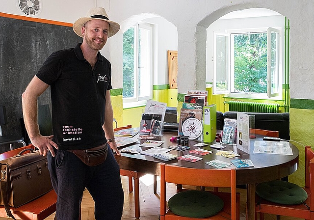 Andy Keller, der Leiter der Jugendarbeit Wettingen, im Parterre der Villa Fluck. Gaby Kost