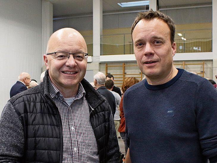 Pascal Renaud (l.) übernimmt von Thomas Zollinger das Präsidialamt der Finanzkommission. bär