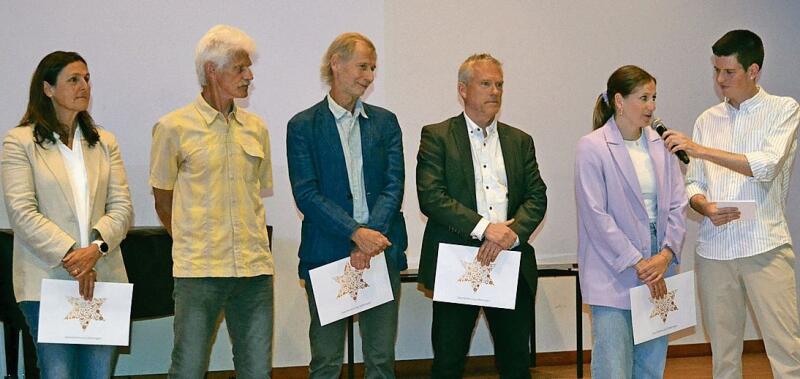 Im Fokus: Moderator Calvin Stettler (rechts) interviewt Sina Stocker. Von links Sibylle Graf, Albert Meier, Stephan Zulauf und Patrick Vergult.Irene Hung-König