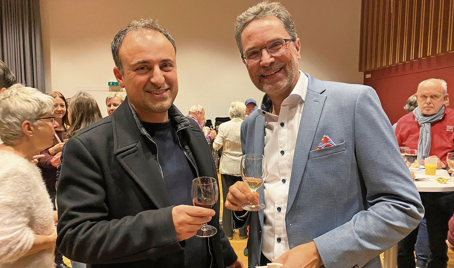 Gemeinderat Christian Wassmer mit Besucher Carlo Invernale. Gemeinderat Christian Wassmer mit Besucher Carlo Invernale.