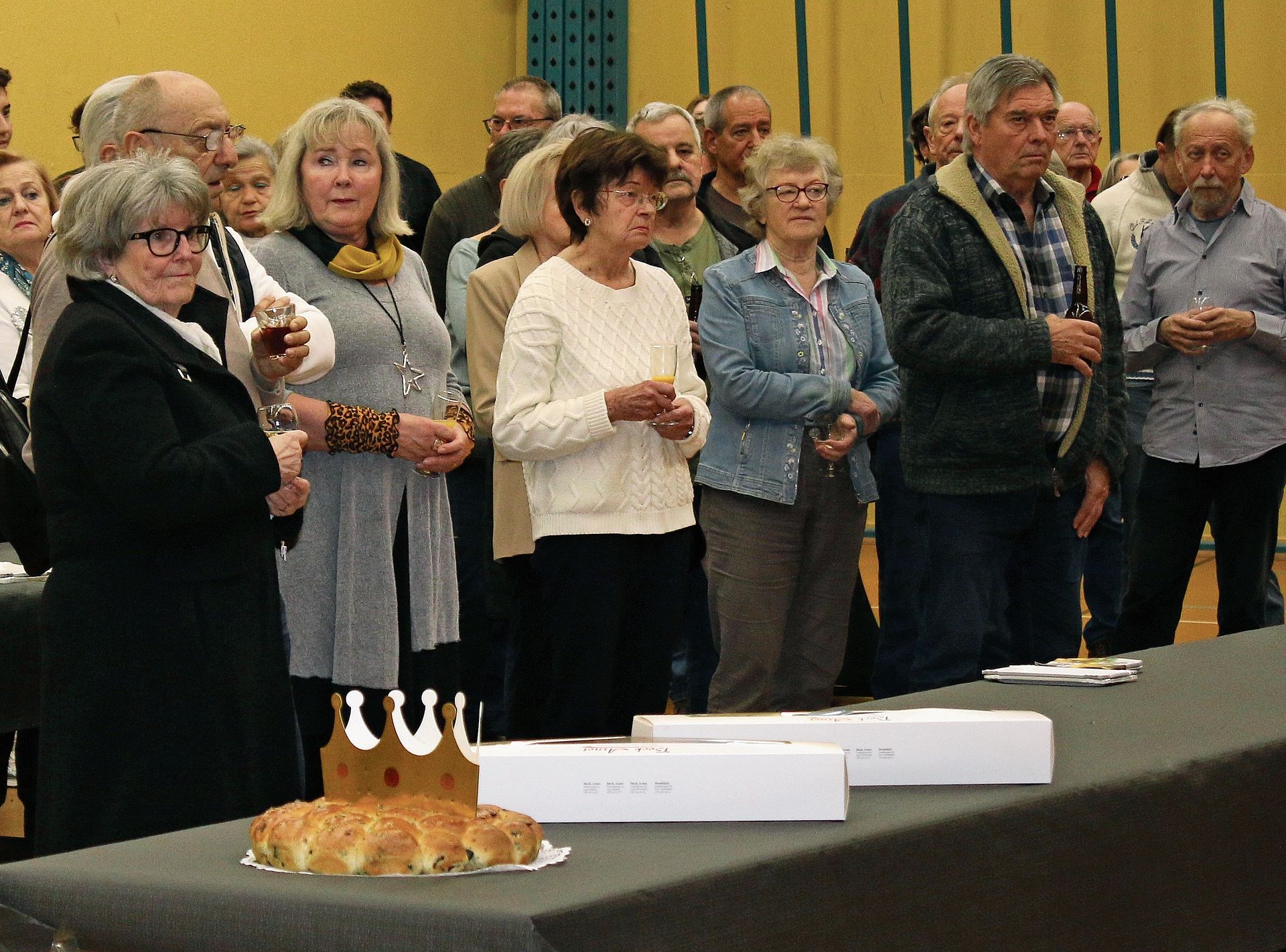 Rund 100 Killwangenerinnen und Killwangener kamen an den Neujahrsapéro. Rund 100 Killwangenerinnen und Killwangener kamen an den Neujahrsapéro.