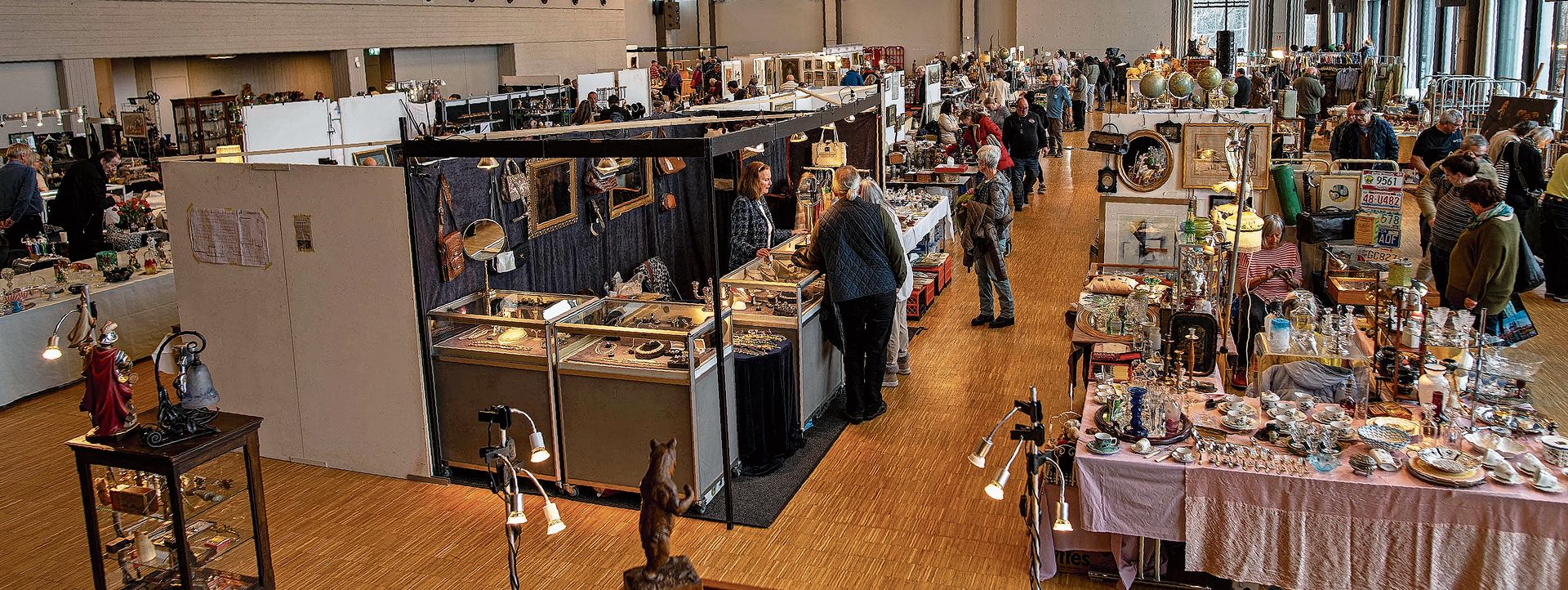 Die Halle im Sportzentrum Tägerhard ist bis auf den letzten Platz besetzt.Bilder: Roger Egloff Die Halle im Sportzentrum Tägerhard ist bis auf den letzten Platz besetzt.Bilder: Roger Egloff