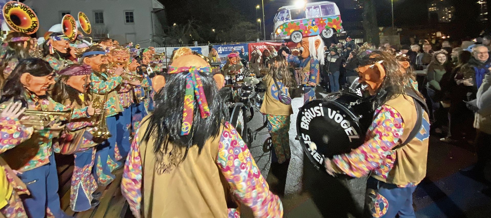 Mit der Regierungsübernahme  der Bräusi-Vögel hat in Spreitenbach die Fasnacht vor      einer Woche gestartet. Melanie Bär