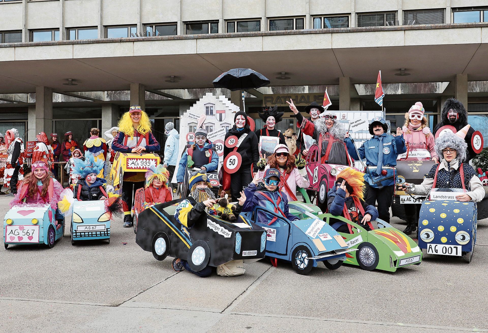 Die Oberdörfler mit Racern und Posern im Clinch    zu Tempo 30/50-Zonen.Gaby Kost