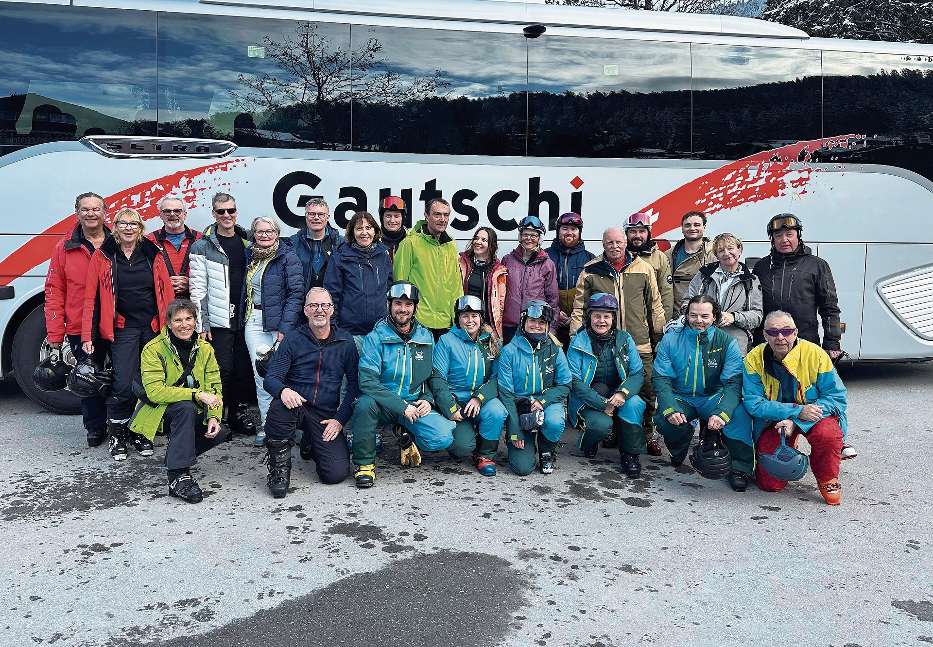 Mit dem Bus unterwegs: Der Skiclub pflegt das Gesellige und das Sportliche. zVg Mit dem Bus unterwegs: Der Skiclub pflegt das Gesellige und das Sportliche. zVg