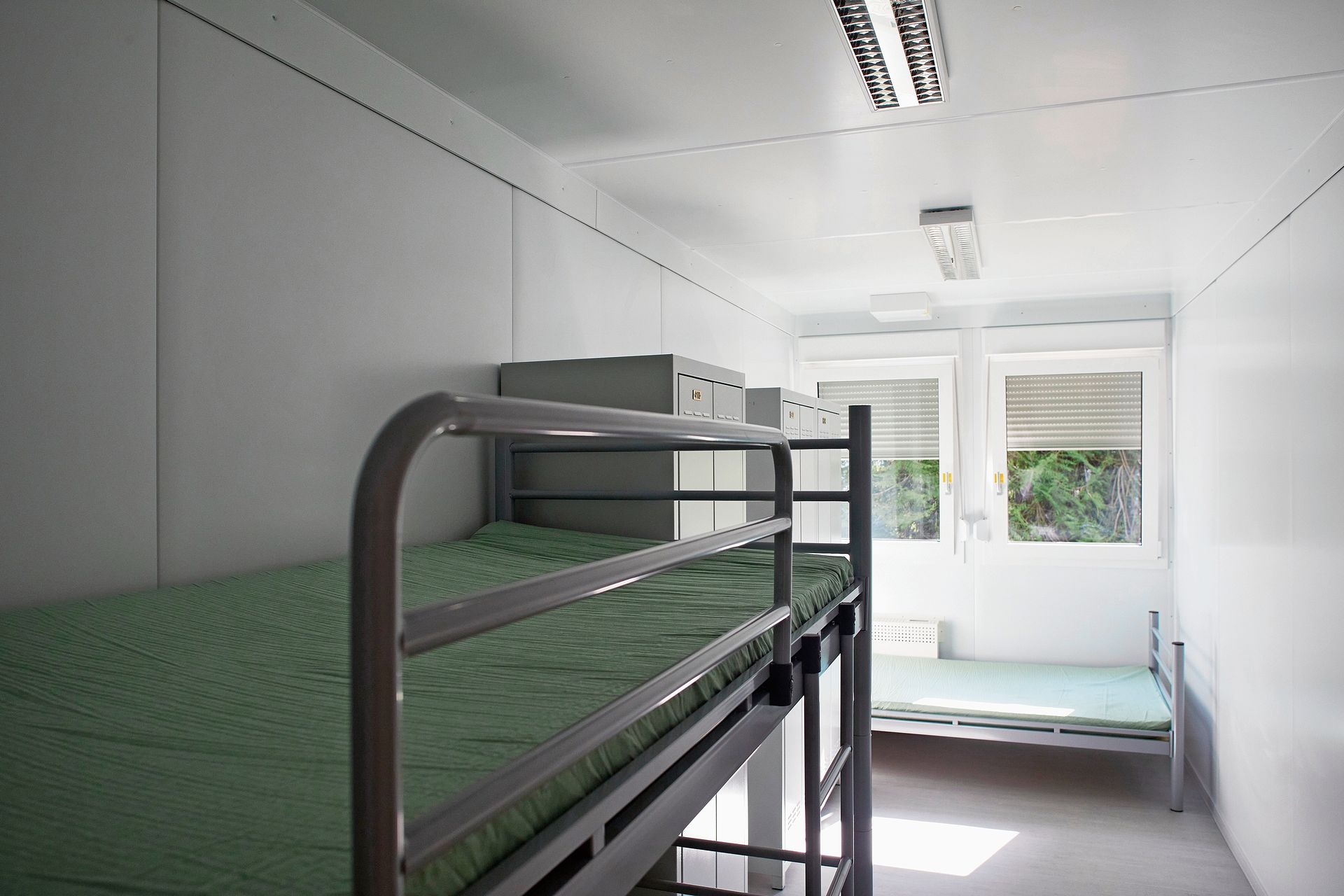 Blick in ein Familienschlafzimmer in einer Wohneinheit für 15 Personen. Blick in ein Familienschlafzimmer in einer Wohneinheit für 15 Personen.