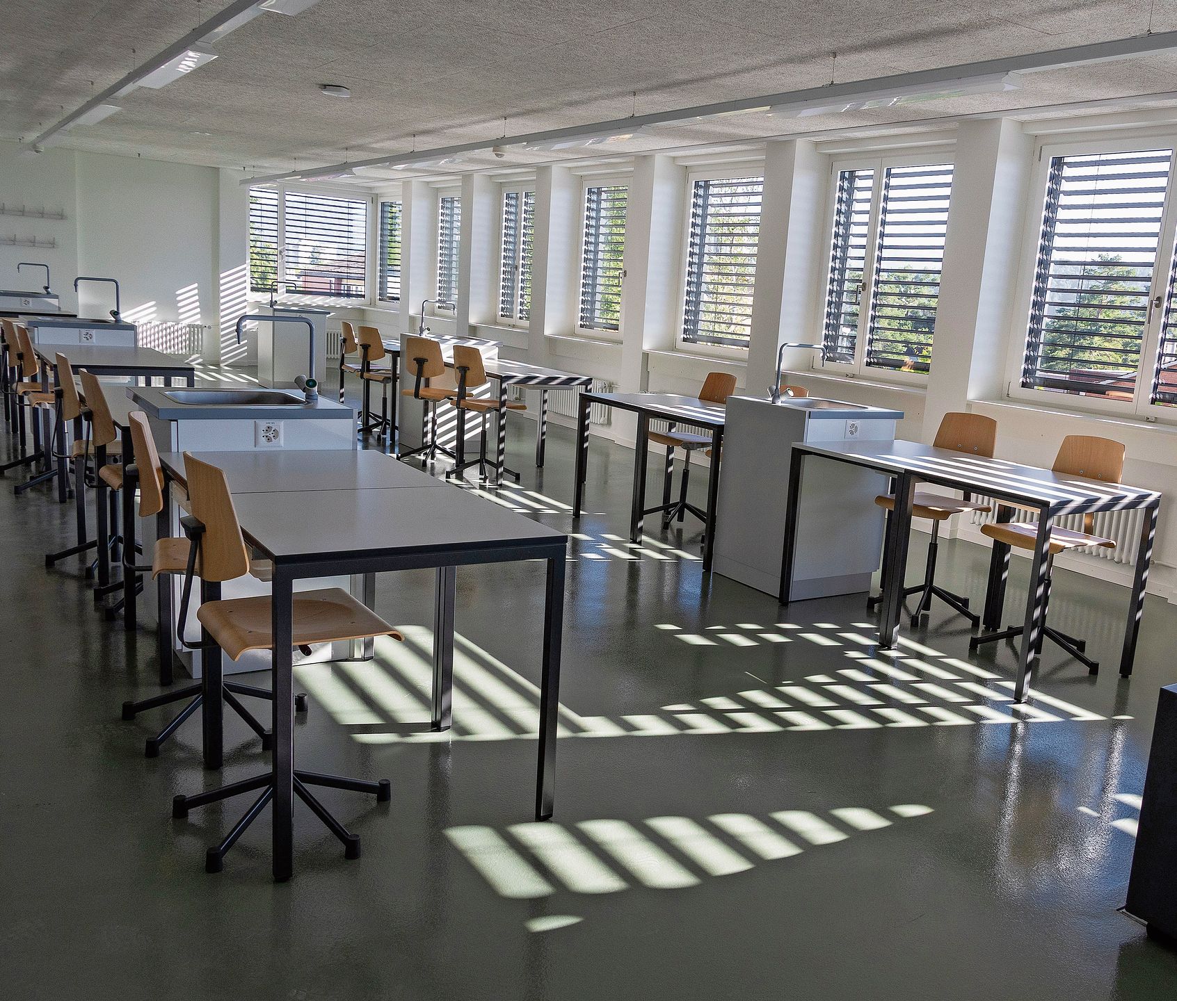 Ein Fachunterrichtszimmer im umgebauten Gemeindehausgebäude.gk Ein Fachunterrichtszimmer im umgebauten Gemeindehausgebäude.gk