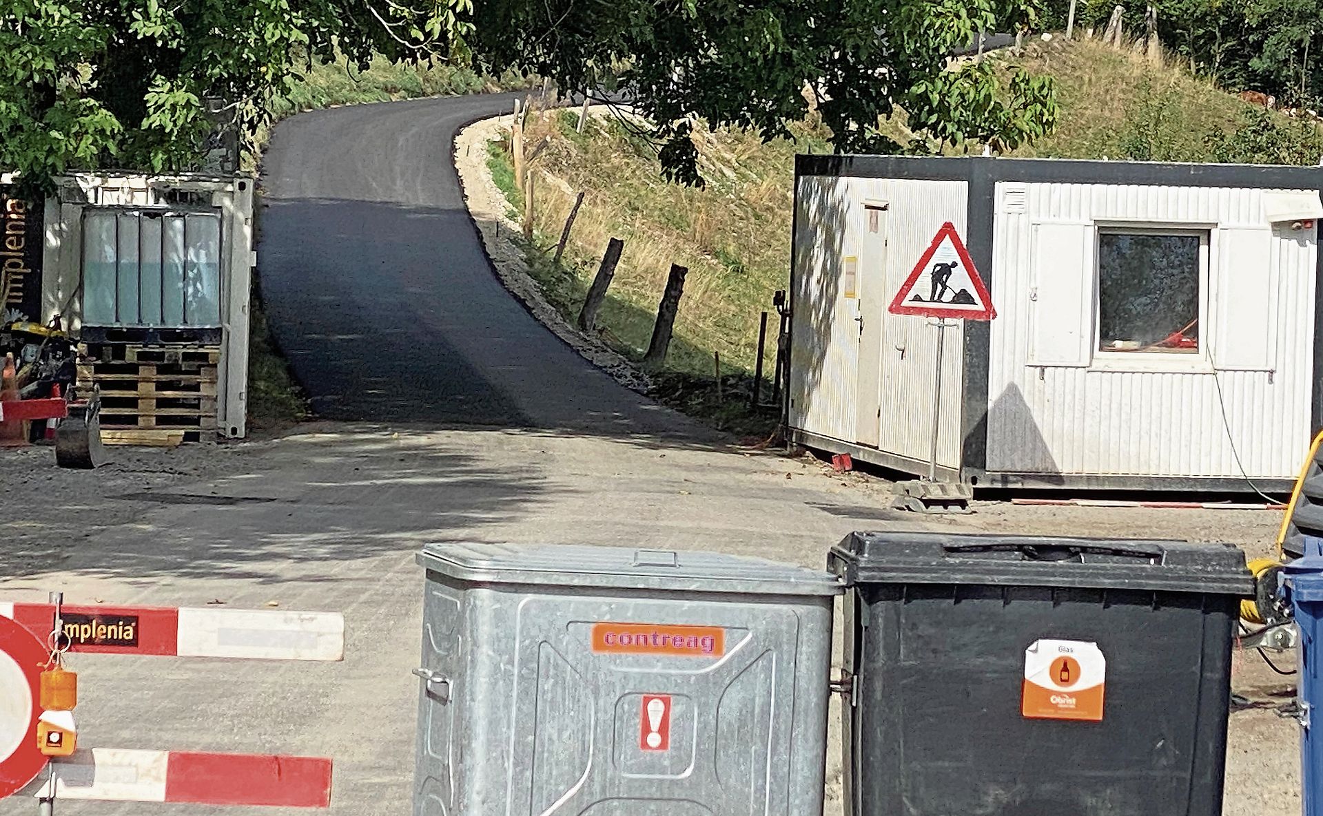 Die Strasse von Neuenhof bis zum Restaurant Rüsler wird saniert und ist bald wieder befahrbar.Bild: Melanie Bär