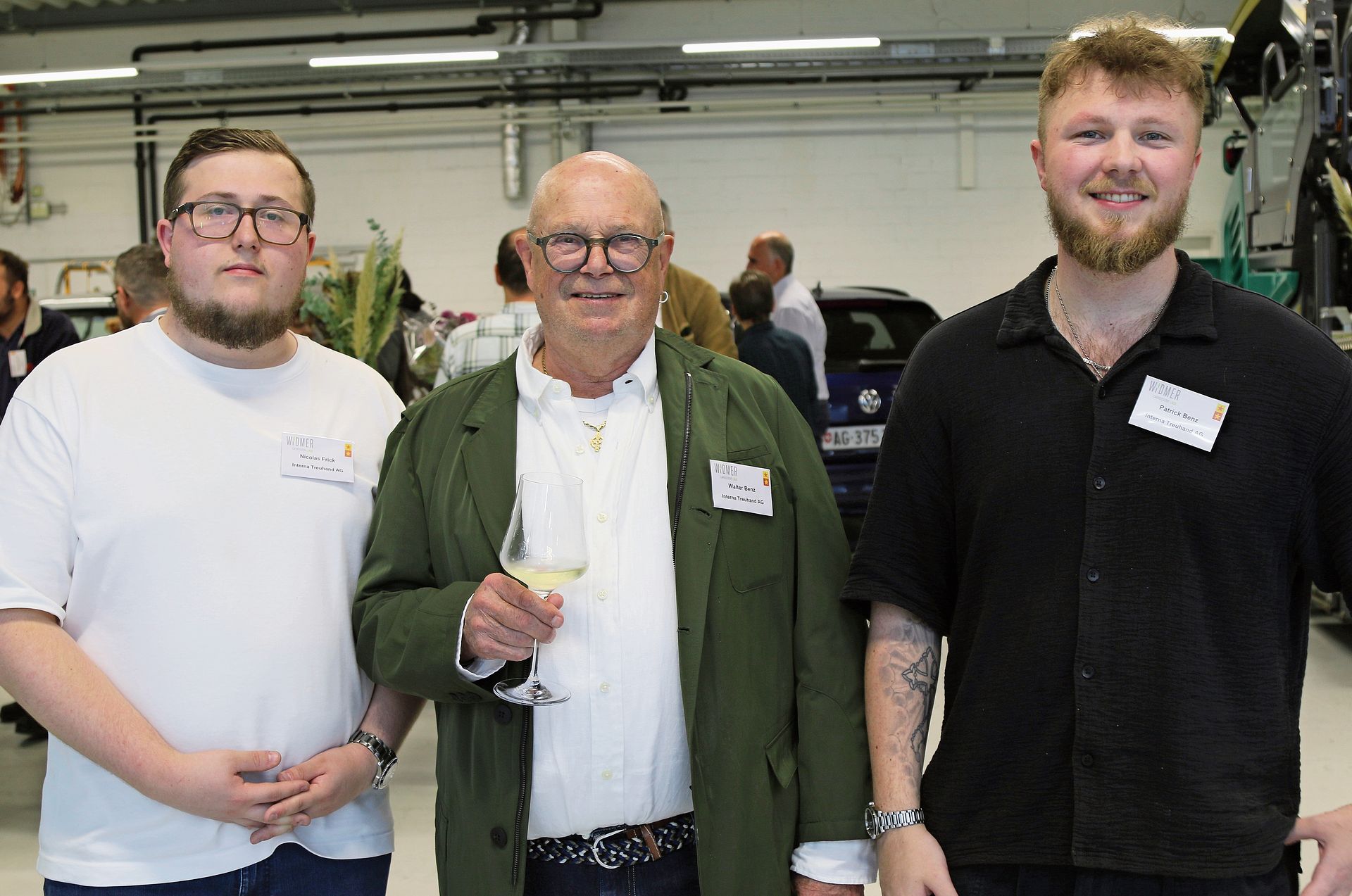 Walter Benz (Mitte) übergibt sein Treuhandunternehmen bald an Enkel Patrick Benz. Er führt das Unternehmen künftig mit seinem Kollegen Nicolas Frick (l.). Walter Benz (Mitte) übergibt sein Treuhandunternehmen bald an Enkel Patrick Benz. Er führt das Unternehmen künftig mit seinem Kollegen Nicolas Frick (l.).