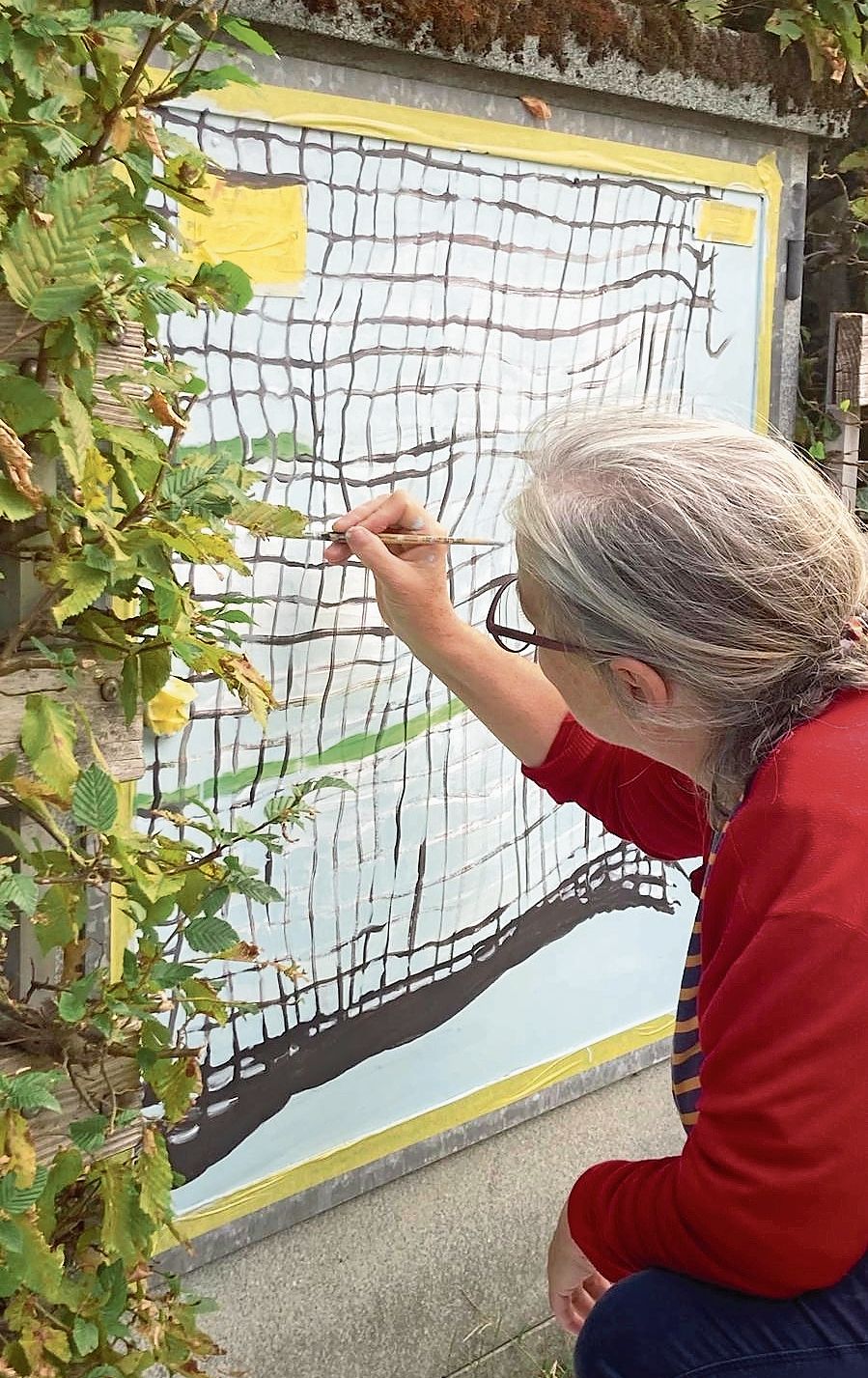 Edlyn Brucker gestaltet ihr Werk «Netz» an der Utostrasse.Bild: ZVG Edlyn Brucker gestaltet ihr Werk «Netz» an der Utostrasse.Bild: ZVG