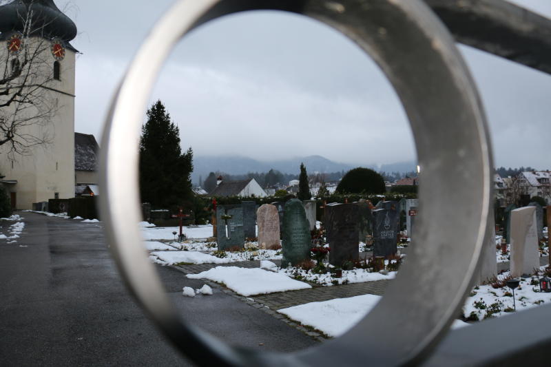 Auf dem Friedhof liegt regelmässig Hundekot. (Melanie Bär)
