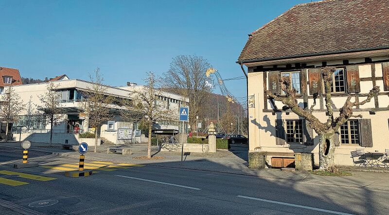 Dorfkern im Wandel: Auf dem Postareal und 	dem «Rössli»-Grundstück könnten drei Häuser mit 24 Wohnungen entstehen.Sibylle Egloff
