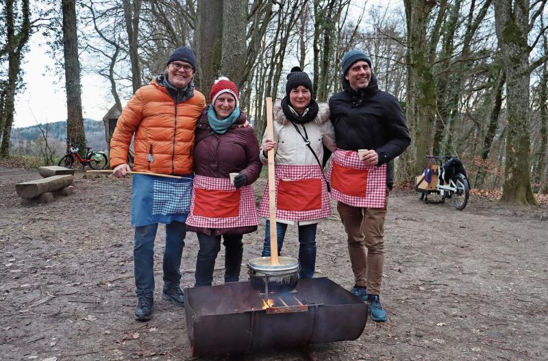 Gute Laune im Verein: Nach zwei Jahren Unterbruch gab es endlich wieder Fondue.  Rinaldo Feusi
