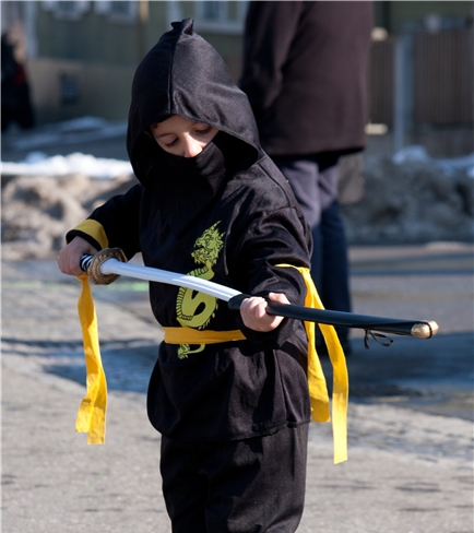 ... und Buben zücken das Schwert.

