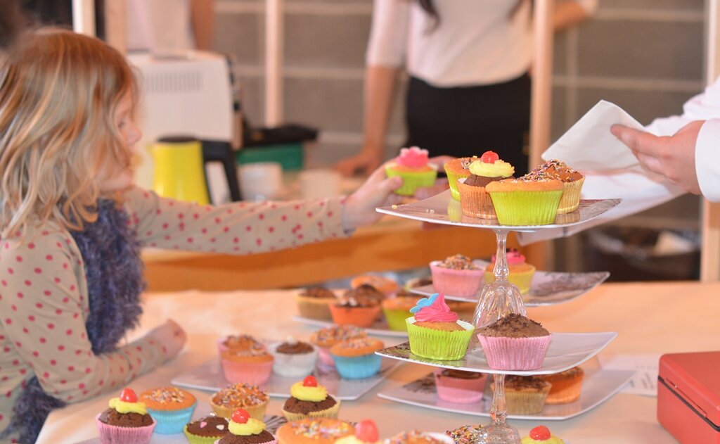 Im Cupcake-Café wurden Muffins in allen Farben verkauft.Fotos: sw
