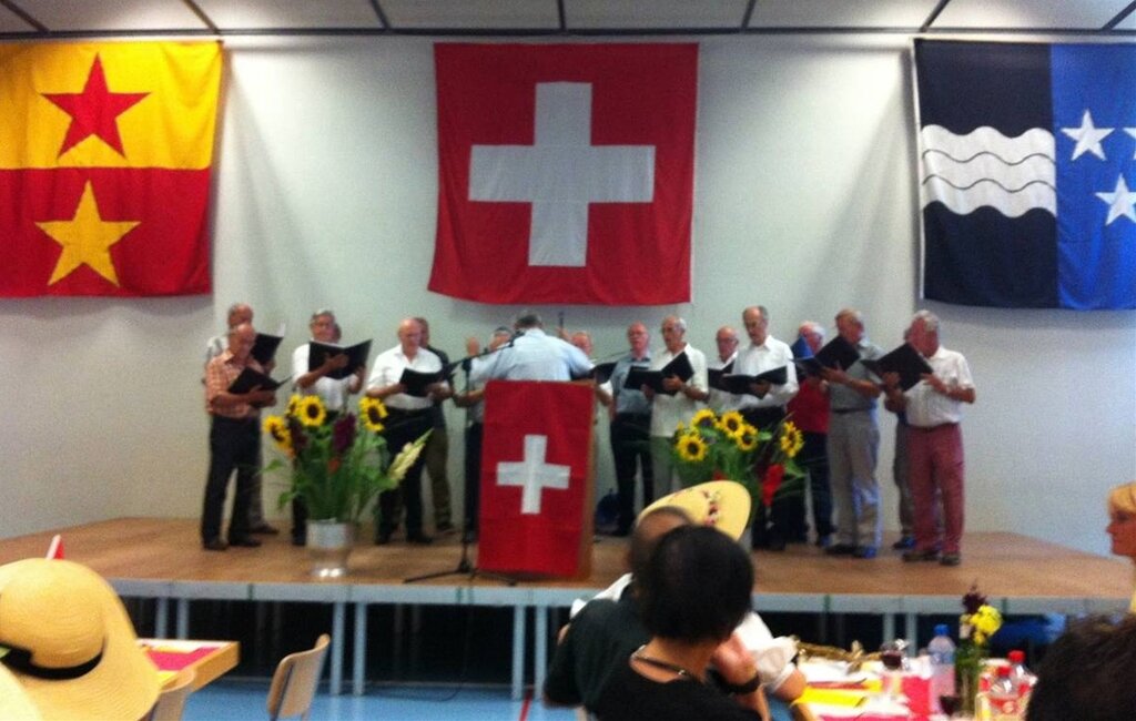 Der Männerchor Neuenhof eröffnete den offiziellen Teil der Bundesfeier.