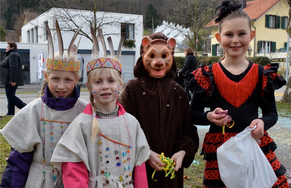 Alexandra, Daniela, Patrizia und Elodie (v.l.n.r.) hatten viel Spass, sich zu verkleiden.
