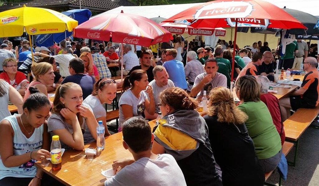 In der Festwirtschaft konnten sich Sportler und Anfeuerer erholen.
