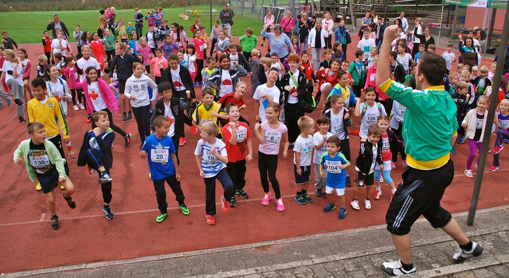 Volle Konzentration beim Weitsprung.
