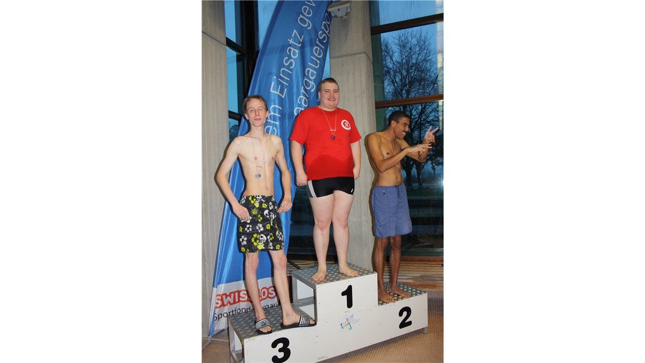 25-Meter-Freistil-Sieger: Marc Helbling (1. Platz BSG Wettingen), Boris Ackermann (2. Platz Plusport Weinfelden) und Patrick Stocker (3. Platz BSG Fricktal). Fotos: se Leire Waidmann aus Turgi holte für die BSG Wettingen den 2. Platz in der Diszipli 25-Meter-Freistil-Sieger: Marc Helbling (1. Platz BSG Wettingen), Boris Ackermann (2. Platz Plusport Weinfelden) und Patrick Stocker (3. Platz BSG Fricktal). Fotos: se Leire Waidmann aus Turgi holte für die BSG Wettingen den 2. Platz in der Disziplin 25 Meter Brust und den 1. Platz in 50 Meter Freistil.