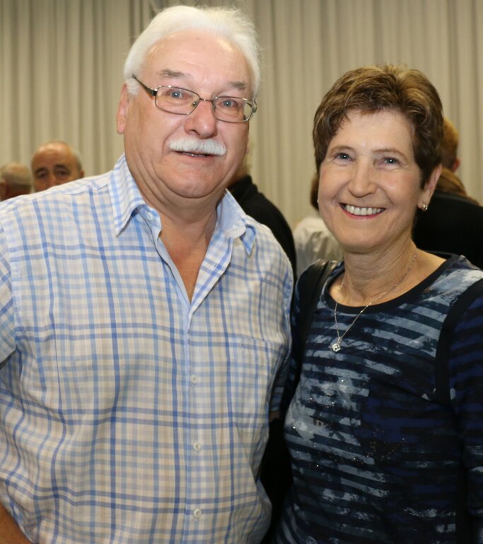 Bauverwalter Peter Richiger mit Ehefrau.