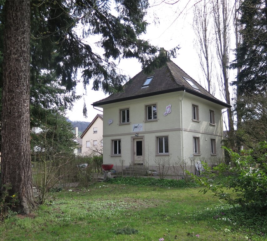 Villa Fluck an der Schönaustrasse 31: Jeden Montagabend Treffpunkt für Asylsuchende und Einheimische.