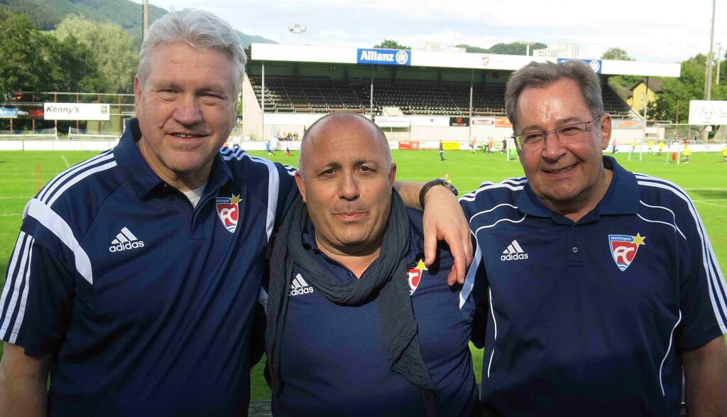 Freuen sich über die gelungenen Wettinger Fussballtage: OK-Präsident Werner Lanz, FC-Wettingen-Präsident Pierluigi Ghitti und OK-Mitglied Hans-Peter Odermatt (v.l.).Fotos: bh