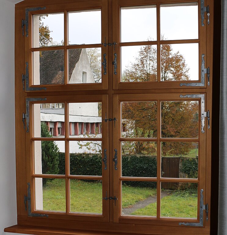 Die neuen Fenster entsprechen dem barocken Gesamtbild.
